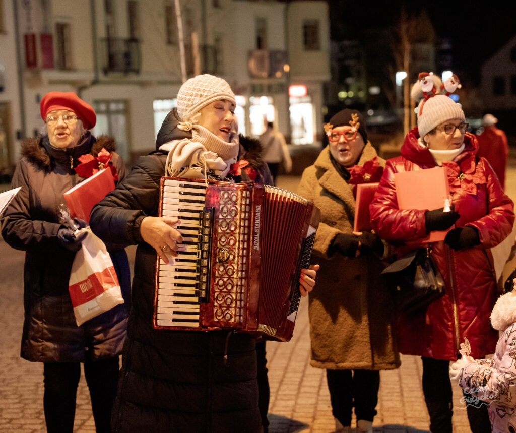 Mikołajki 2024 w Giżycku - Fotorelacja ze spotkania z Mikołajem i Śnieżynką