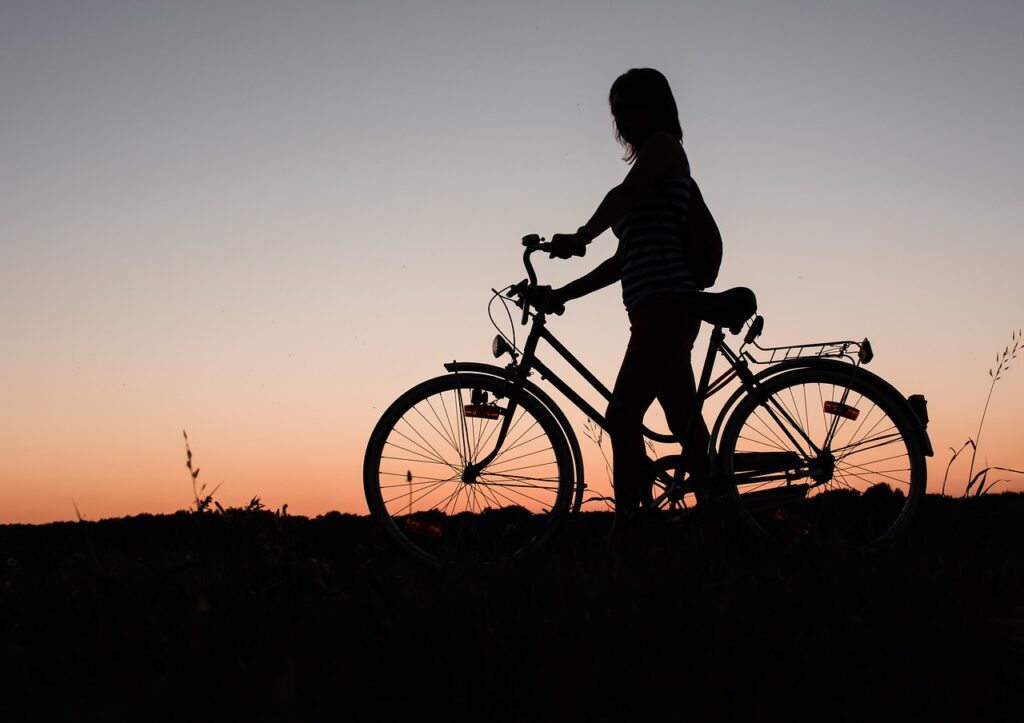 Mazury na rowerze: Najlepsze trasy, porady i przygotowanie do niezapomnianej przygody! 