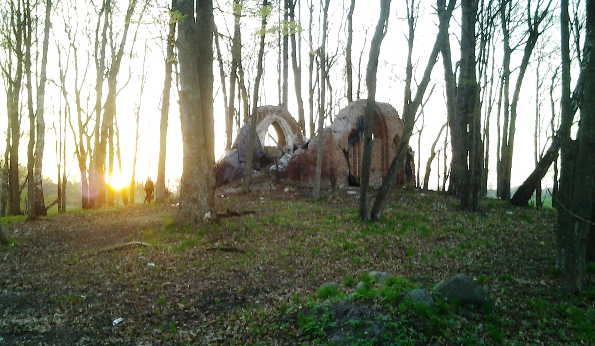 Kaplica hrabiego von Schenk zu Tautenburg – zapomniany zabytek Mazur pełen historii