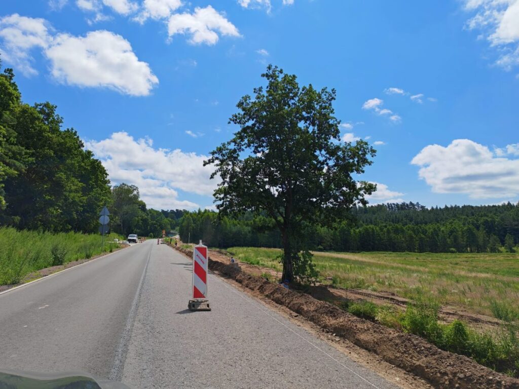 Roboty na drodze wojewódzkiej nr 592 między Kętrzynem a Giżyckiem